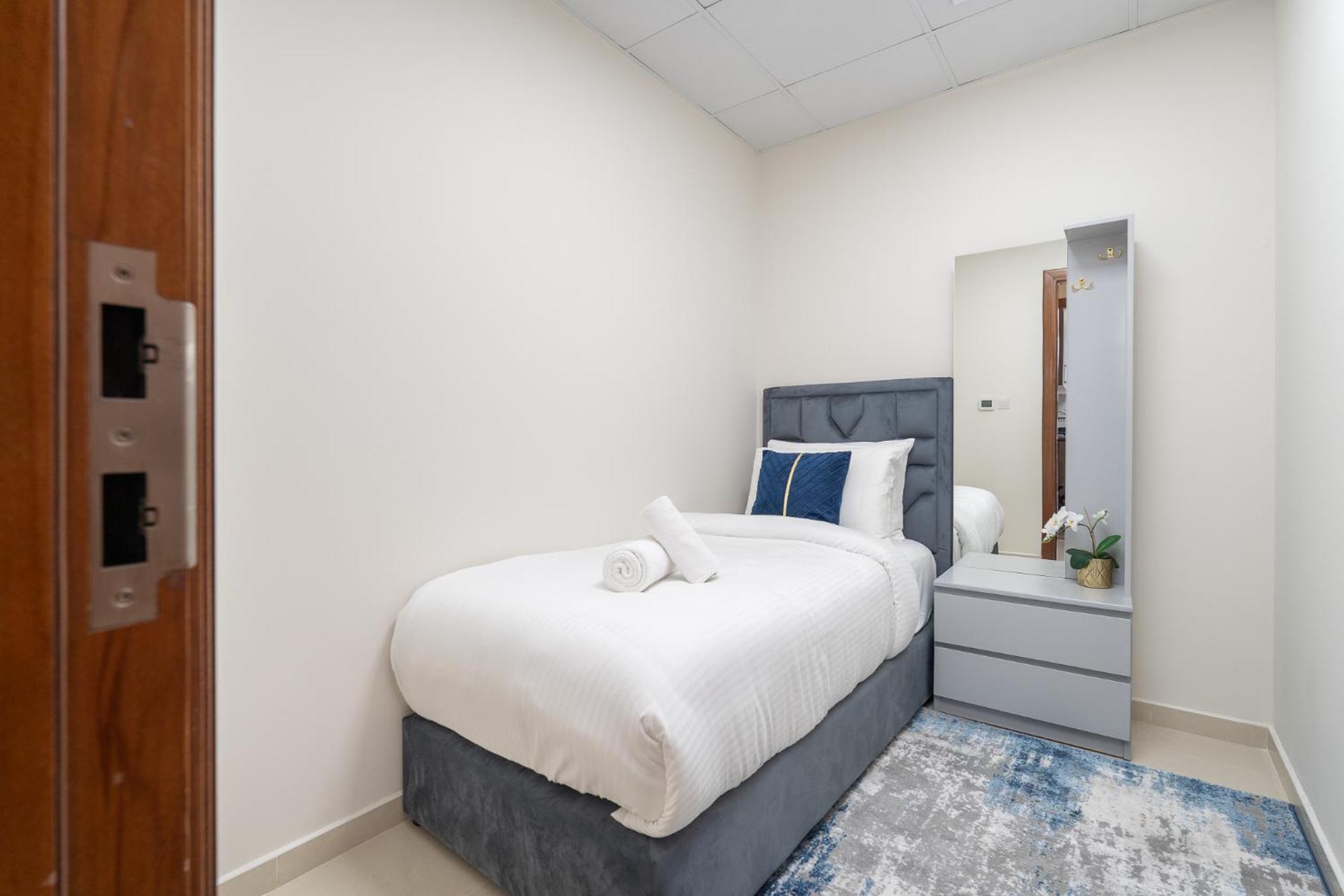 Dunya Tower Luxury And 2 Min Walk To Dubai Mall And Burj Khalifa In Heart Of Downtown Exterior foto